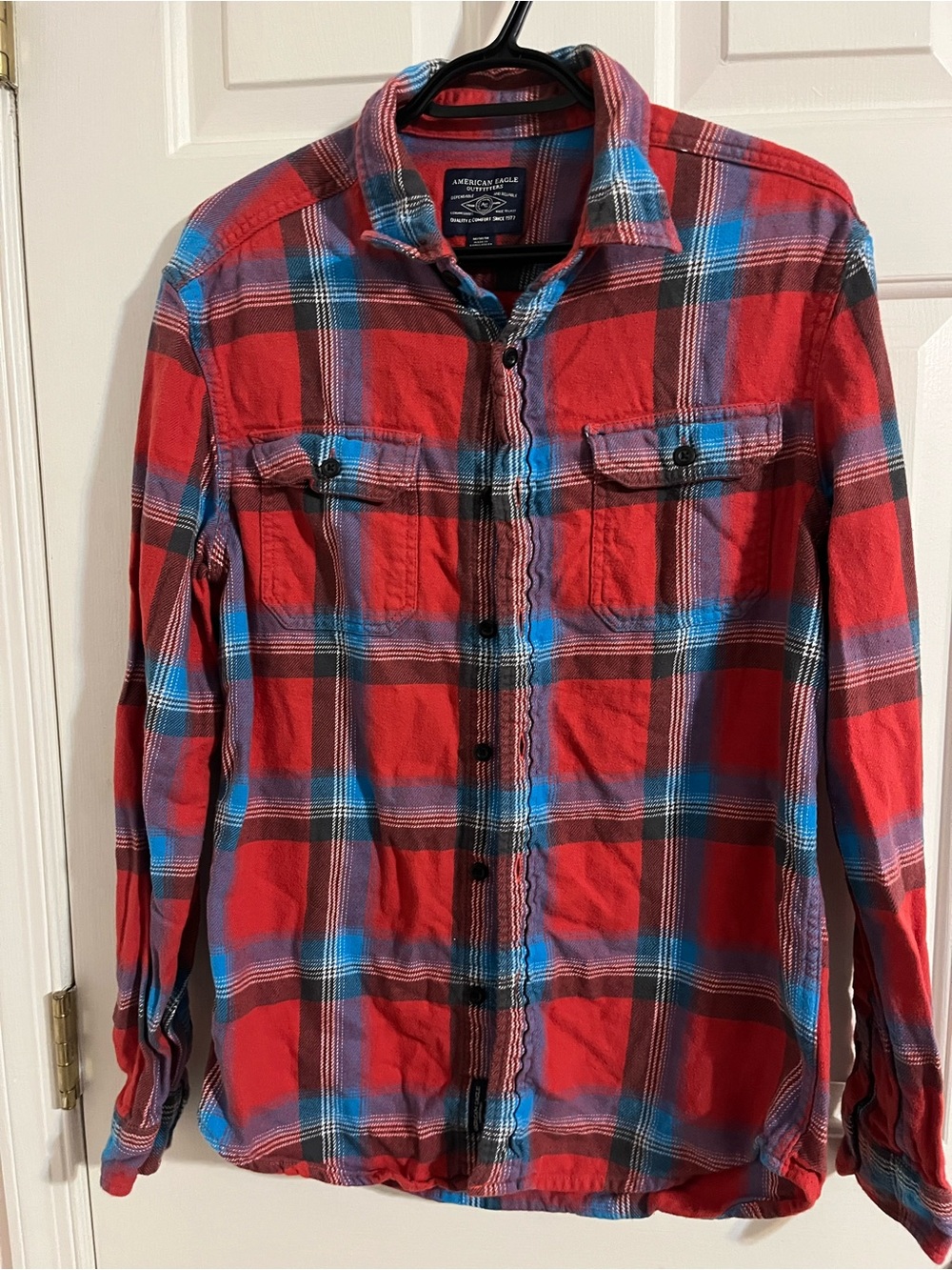 American Eagle Outfitters plaid shirt. Size Medium
